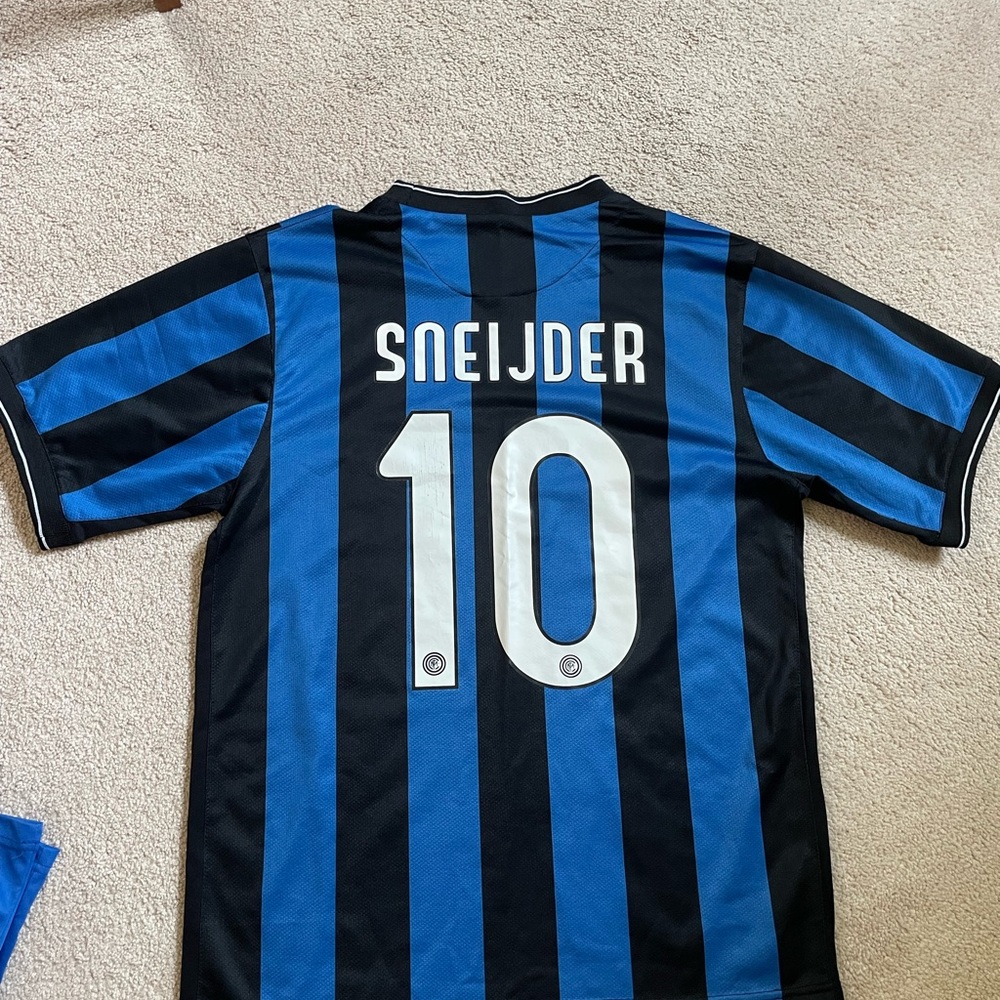 Vintage Nike Inter Milan Wesley Sneijder #10 Blue and Black Striped Jersey